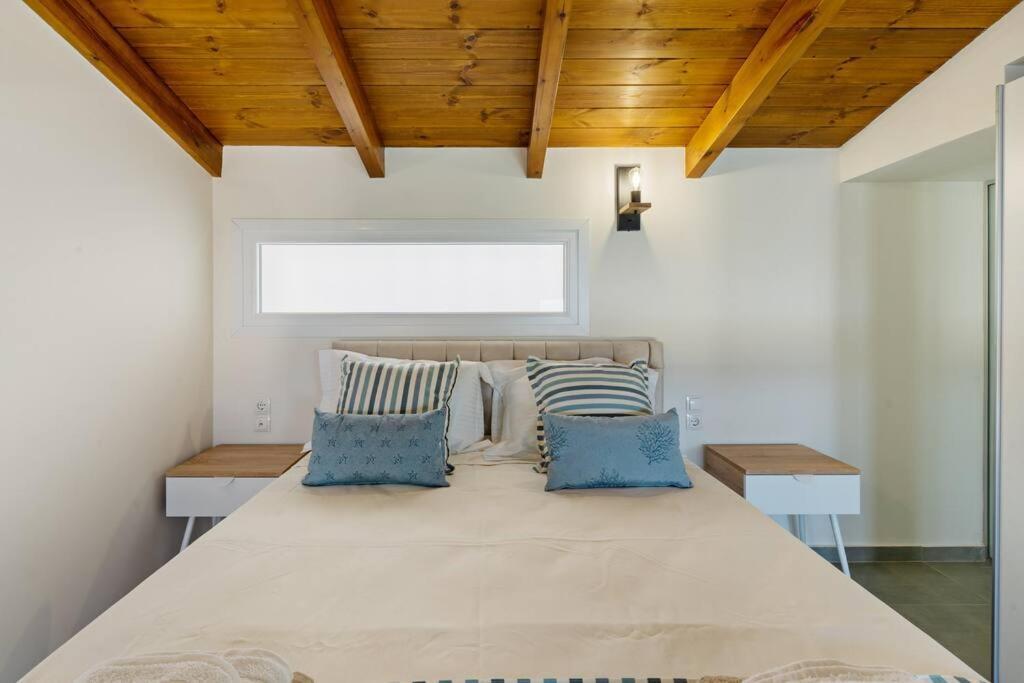Sofia Suite, A Seafront Hideaway ! Pánormos Exterior foto